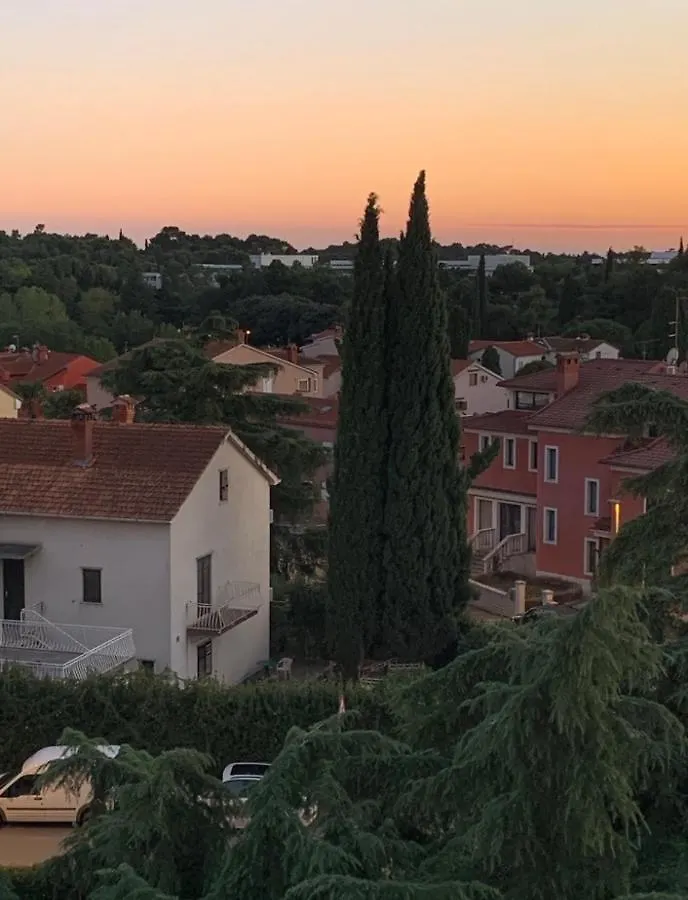 Apartment Galerija Istok-Zapad Rovinj