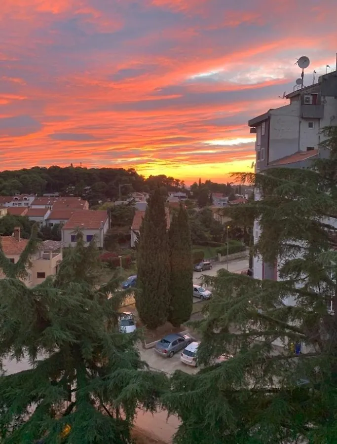Apartment Galerija Istok-Zapad Rovinj 0*,